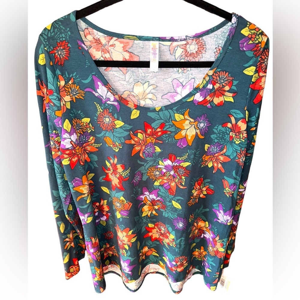 Lularoe XL dark green Lily floral long sleeve‎ Lynnae top. NWT.